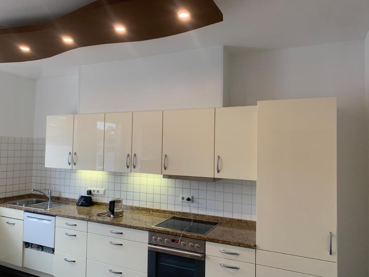 Mainpark Apartment 4 Schlafzimmer Bis Zu 10 Personen Direkt Ueber Aschaffapartment Bei Aschaffenburg Mainaschaff Eksteriør billede