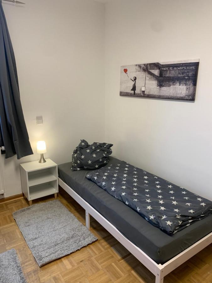 Mainpark Apartment 4 Schlafzimmer Bis Zu 10 Personen Direkt Ueber Aschaffapartment Bei Aschaffenburg Mainaschaff Eksteriør billede