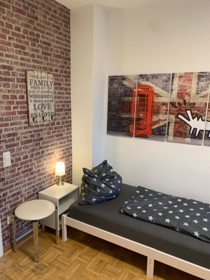Mainpark Apartment 4 Schlafzimmer Bis Zu 10 Personen Direkt Ueber Aschaffapartment Bei Aschaffenburg Mainaschaff Eksteriør billede