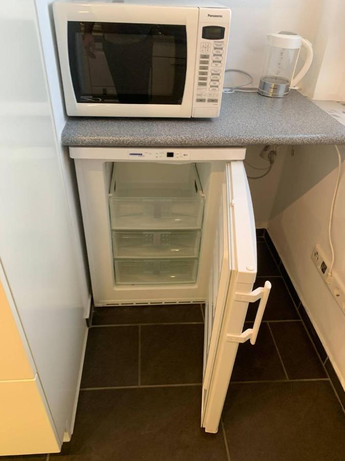 Mainpark Apartment 4 Schlafzimmer Bis Zu 10 Personen Direkt Ueber Aschaffapartment Bei Aschaffenburg Mainaschaff Eksteriør billede