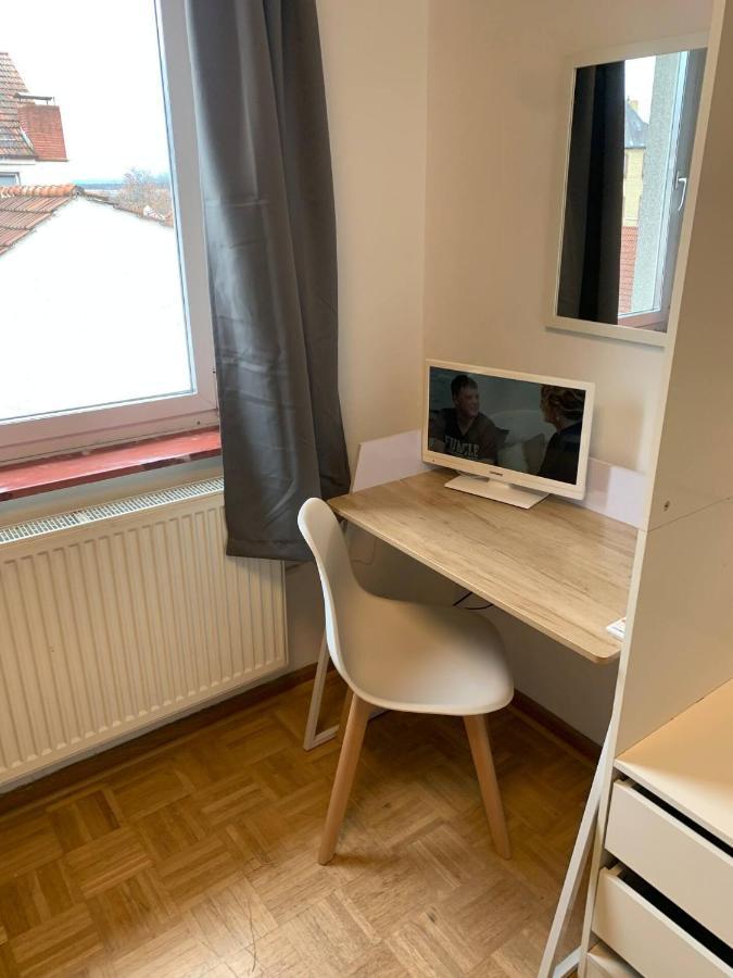 Mainpark Apartment 4 Schlafzimmer Bis Zu 10 Personen Direkt Ueber Aschaffapartment Bei Aschaffenburg Mainaschaff Eksteriør billede
