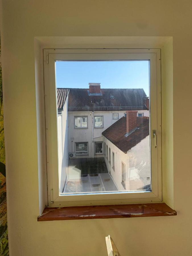Mainpark Apartment 4 Schlafzimmer Bis Zu 10 Personen Direkt Ueber Aschaffapartment Bei Aschaffenburg Mainaschaff Eksteriør billede